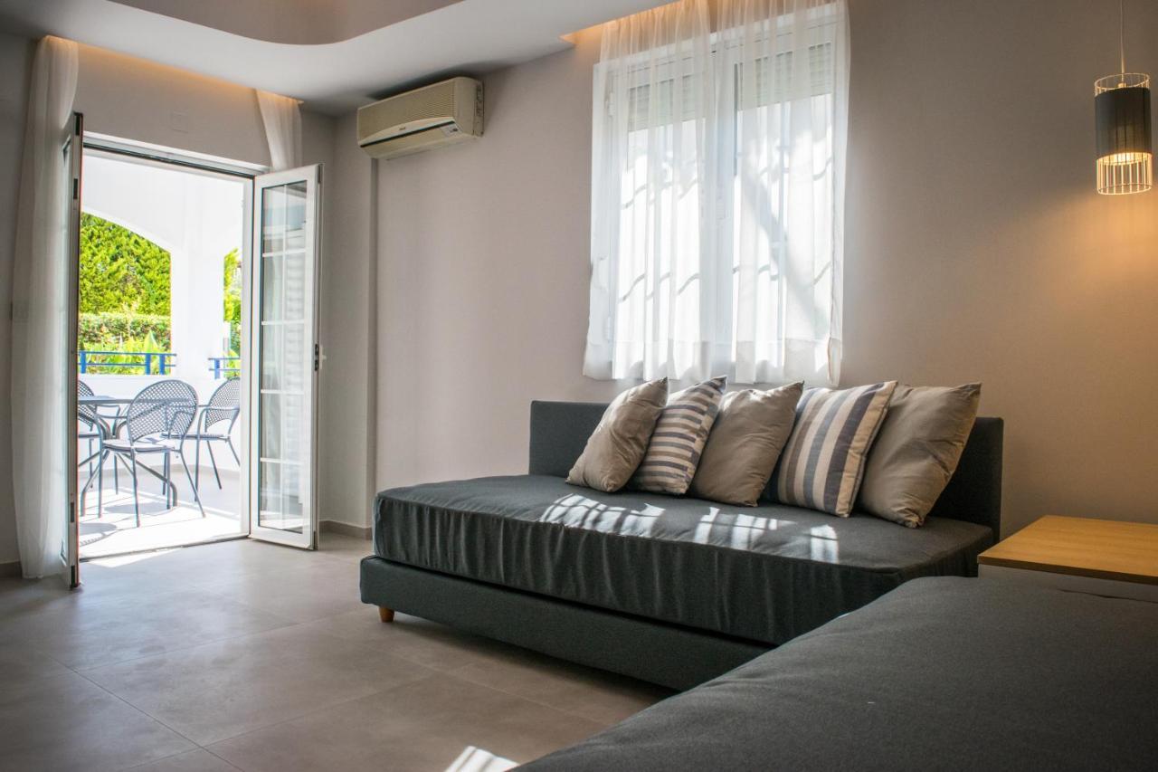 Evdokia Suites Гувес Екстериор снимка