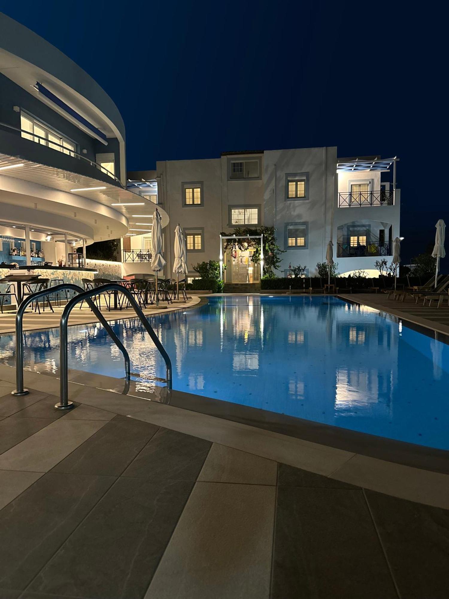 Evdokia Suites Гувес Екстериор снимка