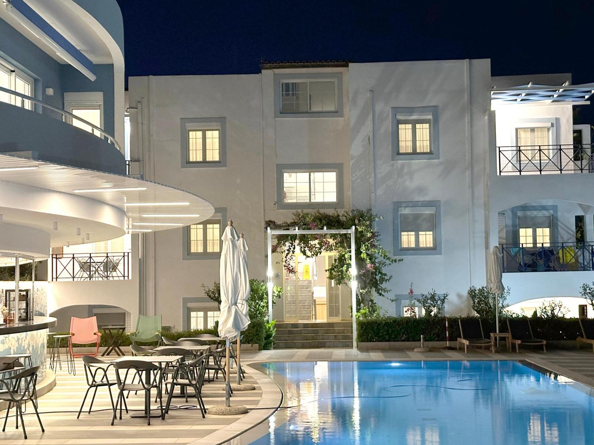 Evdokia Suites Гувес Екстериор снимка